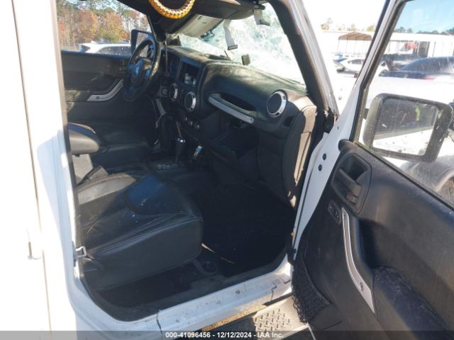 1C4BJWEG4EL122347 Jeep Wrangler Unlimited Sahara