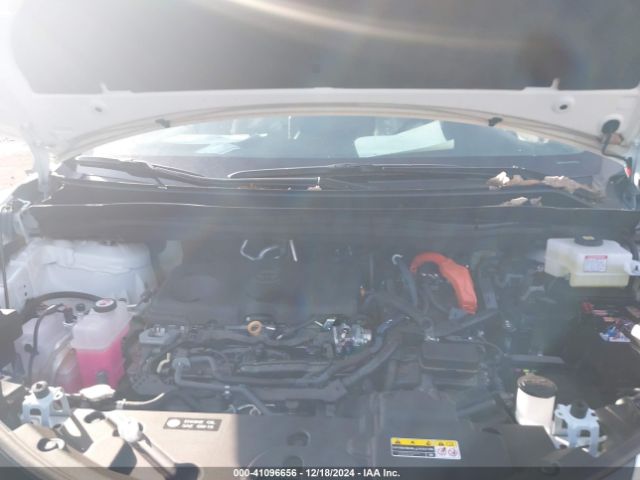 5TDBSKFC9RS138713 Toyota SIENNA LE