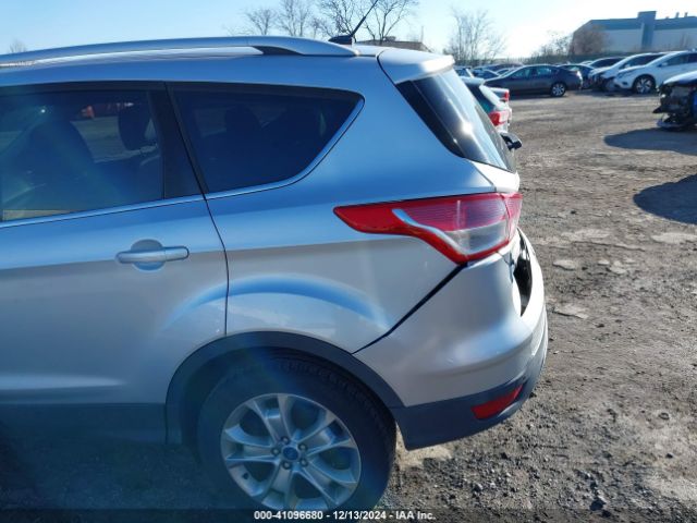 1FMCU9J96EUE05374 Ford Escape Titanium