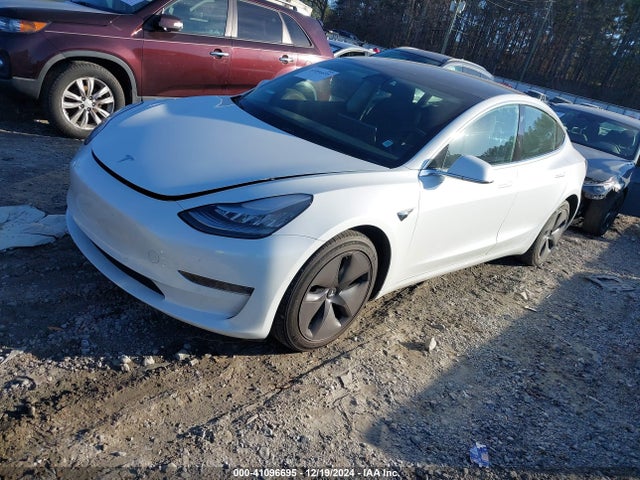 2019 TESLA MODEL 3 5YJ3E1EB2KF418370 Photo 1