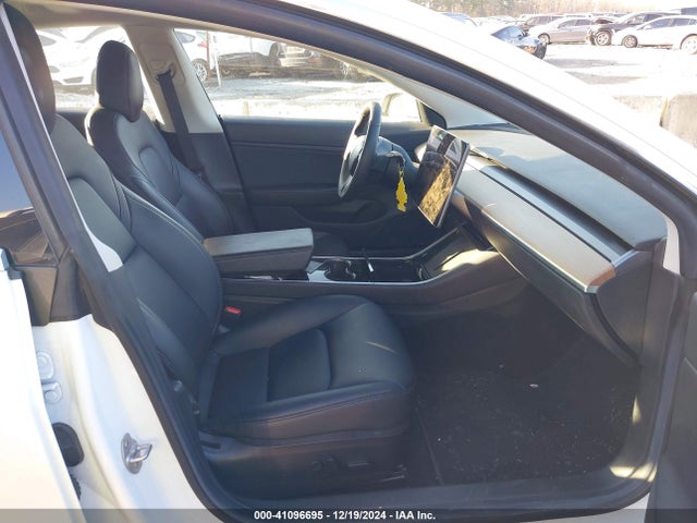 2019 TESLA MODEL 3 5YJ3E1EB2KF418370 Photo 4