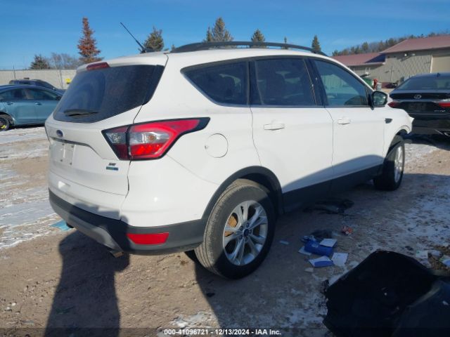 1FMCU9GD0JUA82624 Ford ESCAPE SE