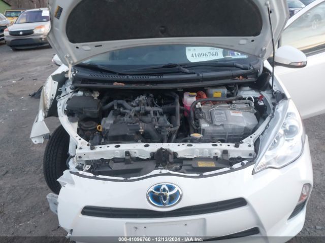 JTDKDTB37E1074748 Toyota Prius C Two