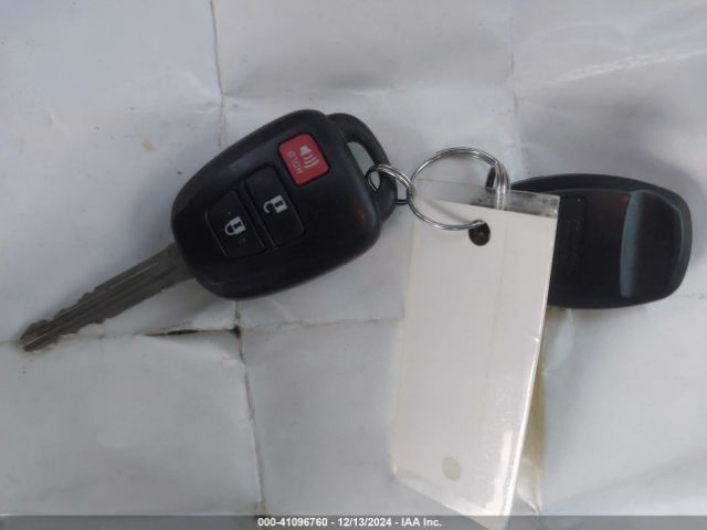 JTDKDTB37E1074748 Toyota Prius C Two