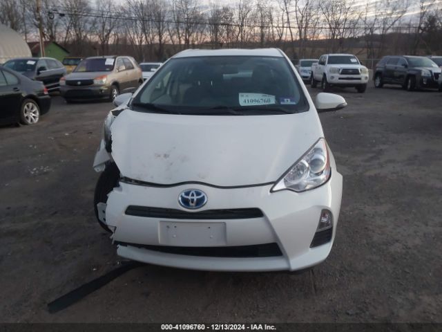 JTDKDTB37E1074748 Toyota Prius C Two