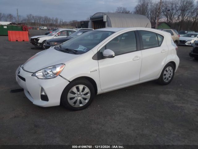 JTDKDTB37E1074748 Toyota Prius C Two