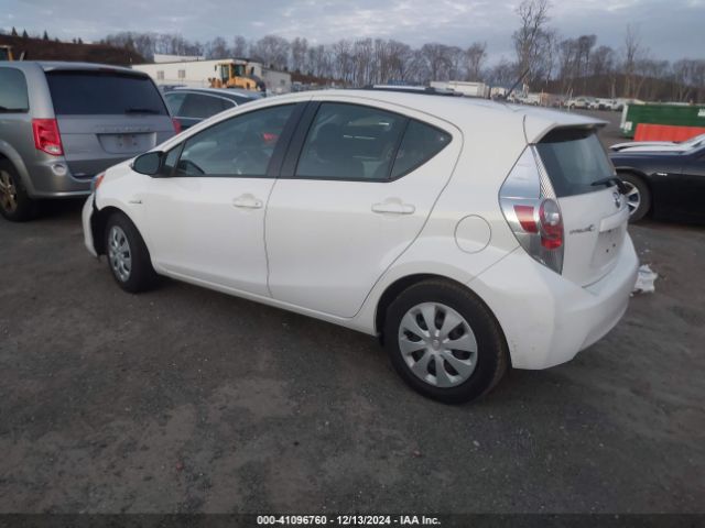 JTDKDTB37E1074748 Toyota Prius C Two