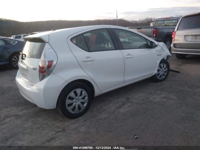 JTDKDTB37E1074748 Toyota Prius C Two