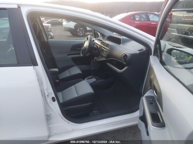 JTDKDTB37E1074748 Toyota Prius C Two