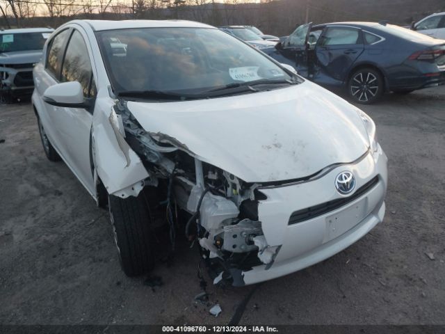 JTDKDTB37E1074748 Toyota Prius C Two