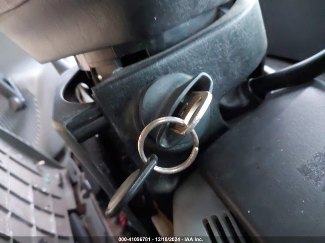 41096781 :رقم المزاد ، 1FDWF34P35EA61687 vin ، 2005 Ford F-350 Chassis Xl/xlt مزاد بيع