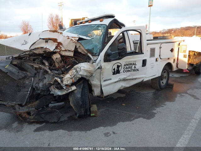 41096781 :رقم المزاد ، 1FDWF34P35EA61687 vin ، 2005 Ford F-350 Chassis Xl/xlt مزاد بيع