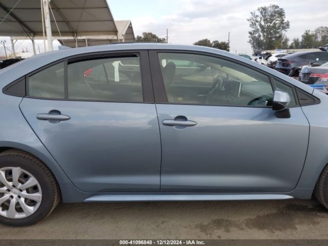 JTDEPRAE3LJ004428 Toyota COROLLA LE