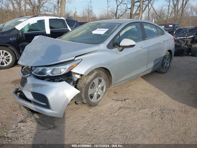 Chevrolet Cruze Ls Auto 2018 1G1BC5SM6J7134378 Image 2