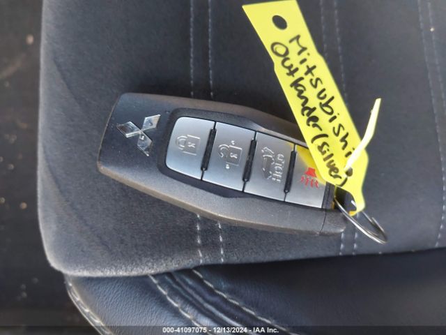 JA4J3UA85NZ045200 Mitsubishi Outlander Se 2.5 2wd