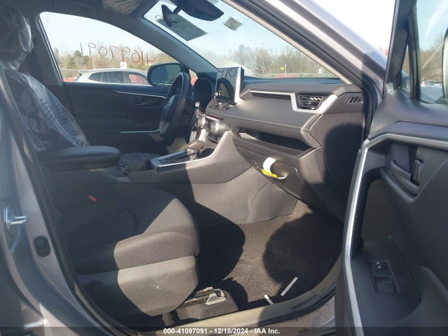 Toyota RAV4 LE 2024 2T3G1RFV3RC463943 Image 5