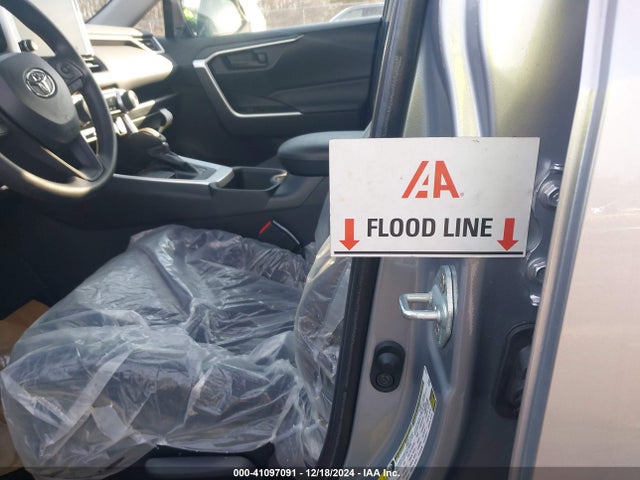 Toyota RAV4 LE 2024 2T3G1RFV3RC463943 Image 6