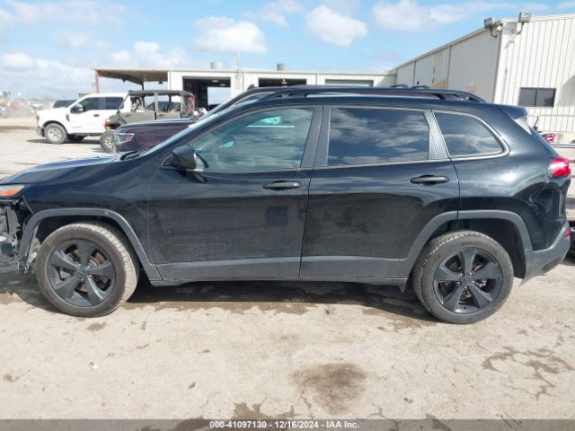 1C4PJLAB4HW577149 Jeep Cherokee Altitude Fwd