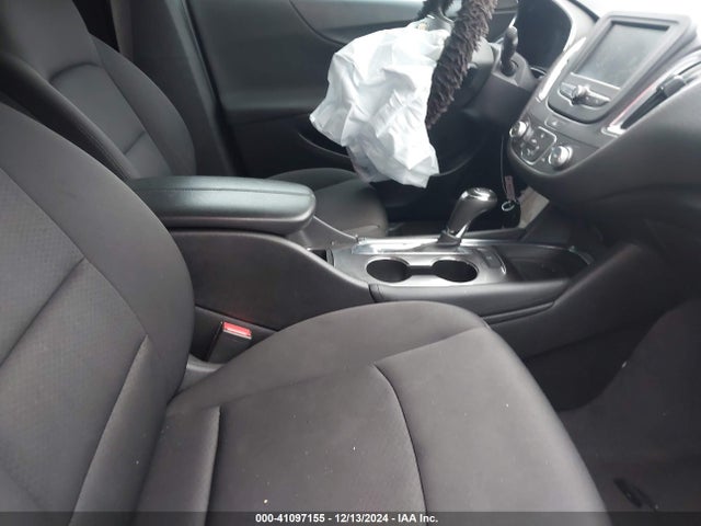 Chevrolet MALIBU LT 2018 1G1ZD5ST6JF252326 Image 5