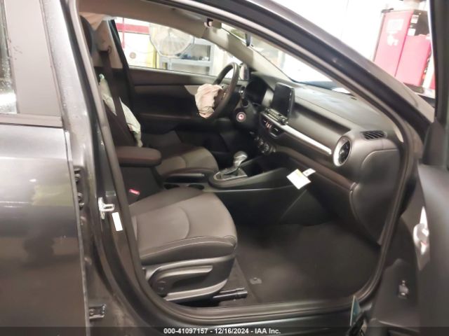3KPF24AD2PE607225 KIA Forte Lxs