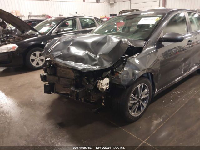 3KPF24AD2PE607225 KIA Forte Lxs