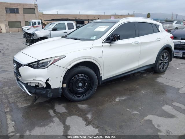 SJKCH5CR8JA048030 Infiniti Qx30 Premium