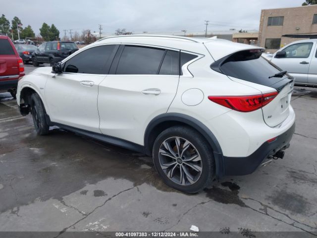 SJKCH5CR8JA048030 Infiniti Qx30 Premium