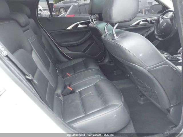 SJKCH5CR8JA048030 Infiniti Qx30 Premium