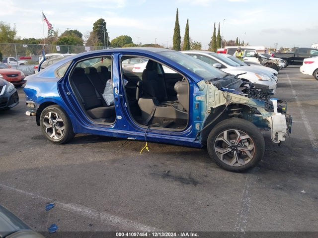 3KPF24AD9KE109757 KIA Forte Lxs
