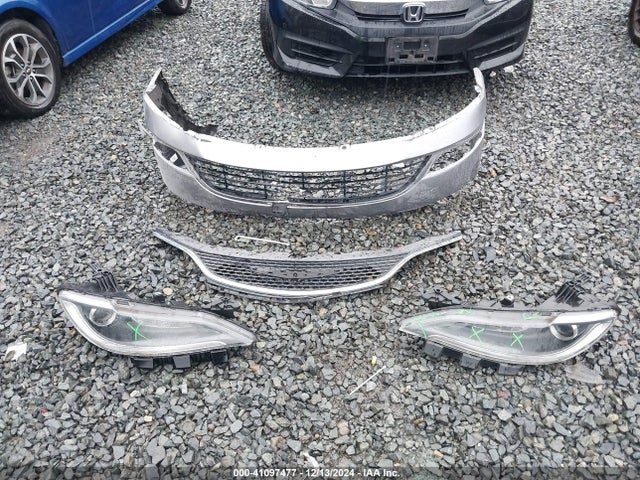 Chrysler 200 Limited 2015 1C3CCCAB5FN612815 Image 12