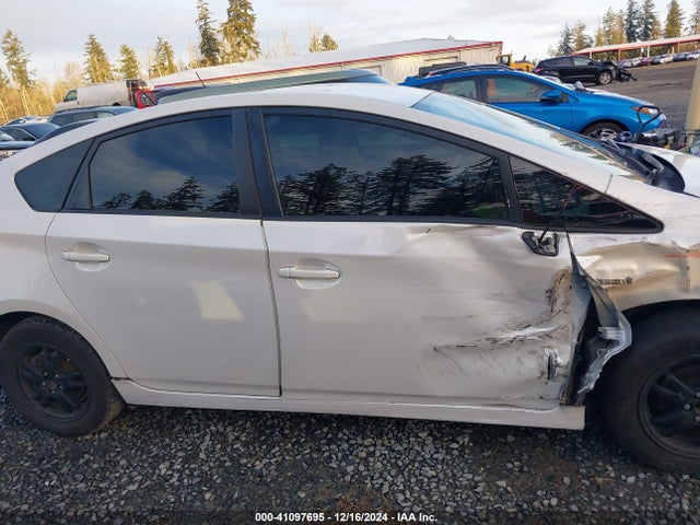 Toyota Prius Two 2014 JTDKN3DU6E0393602 Image 13