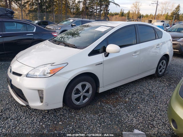 Toyota Prius Two 2014 JTDKN3DU6E0393602 Image 2