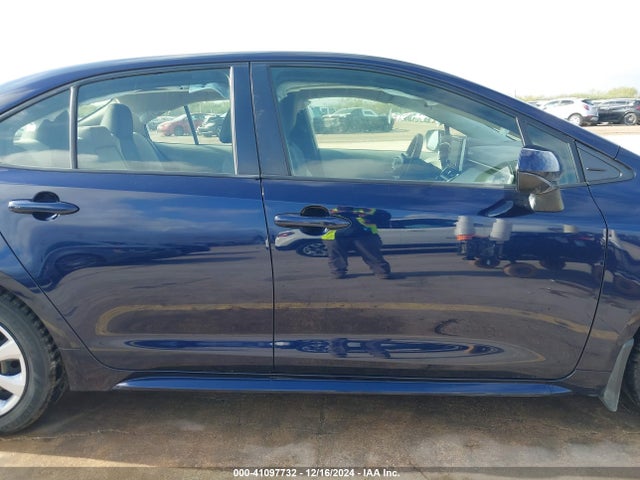 Toyota COROLLA LE 2021 JTDEPMAE8MJ117246 Image 14
