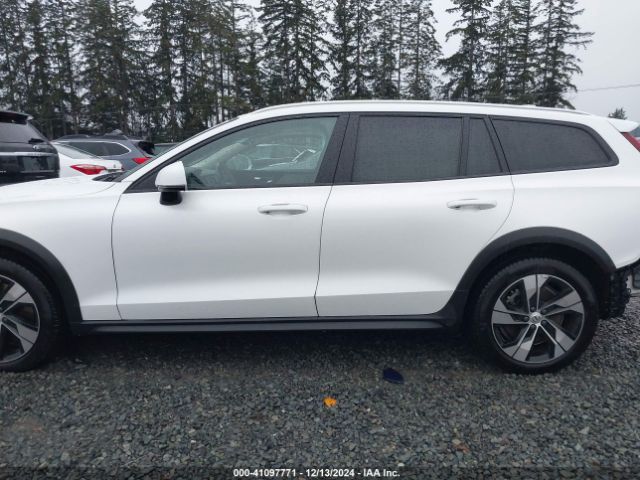 YV4102WK3L1044448 Volvo V60 Cross Country T5