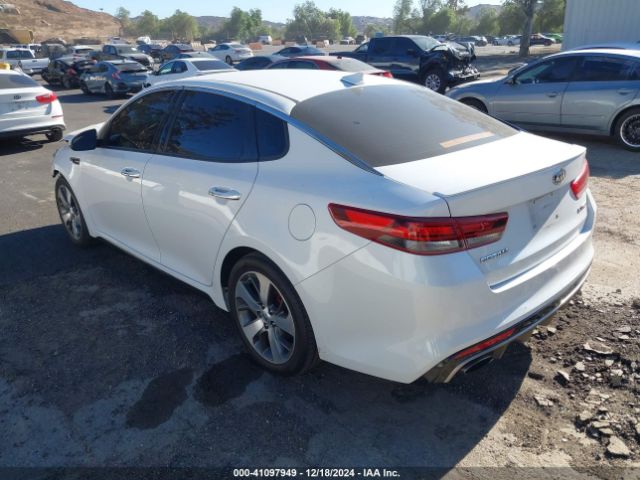 5XXGW4L28HG152457 KIA Optima Sx Turbo