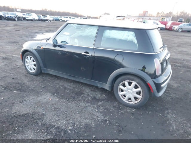2004 MINI COOPER WMWRC33414TC51418 Photo 2