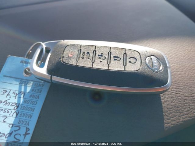 JN8BT3DC7PW105734 Nissan Rogue Platinum Fwd
