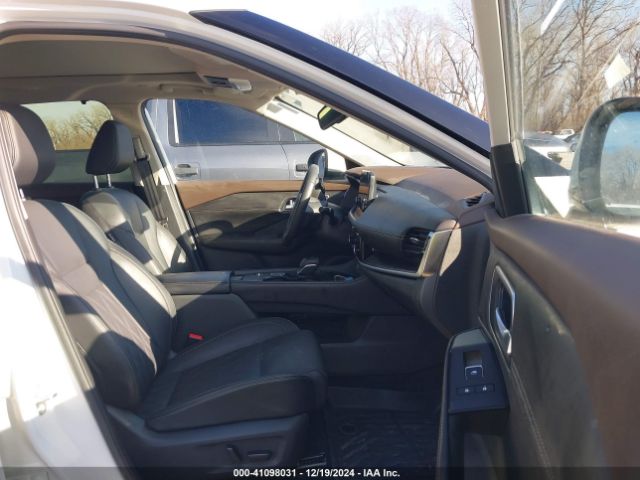JN8BT3DC7PW105734 Nissan Rogue Platinum Fwd