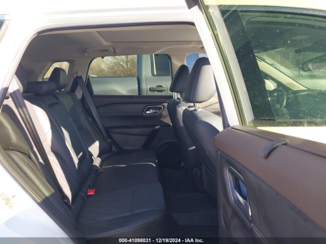 JN8BT3DC7PW105734 Nissan Rogue Platinum Fwd