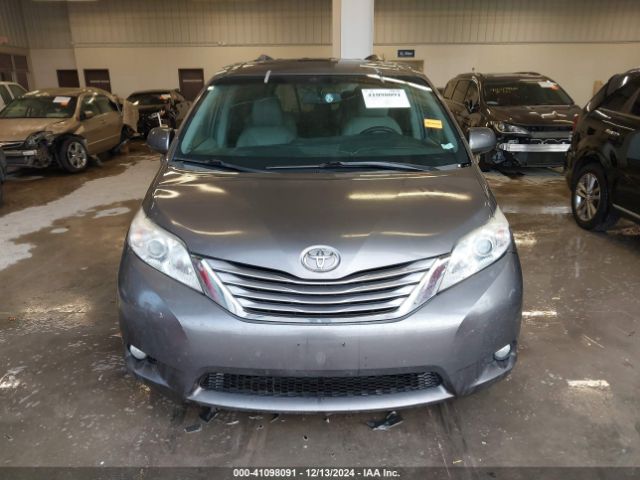 5TDYZ3DC6HS801037 Toyota Sienna Xle 8 Passenger