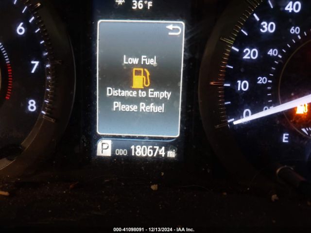 5TDYZ3DC6HS801037 Toyota Sienna Xle 8 Passenger