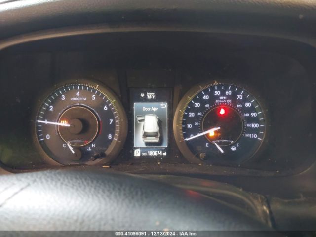 5TDYZ3DC6HS801037 Toyota Sienna Xle 8 Passenger