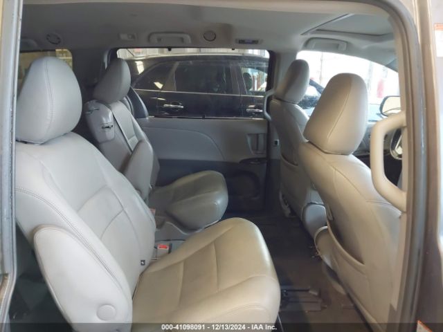 5TDYZ3DC6HS801037 Toyota Sienna Xle 8 Passenger