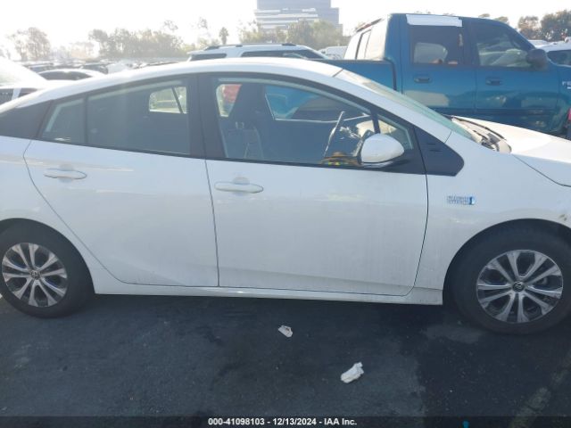 JTDKAMFP0N3198375 Toyota Prius Prime Le