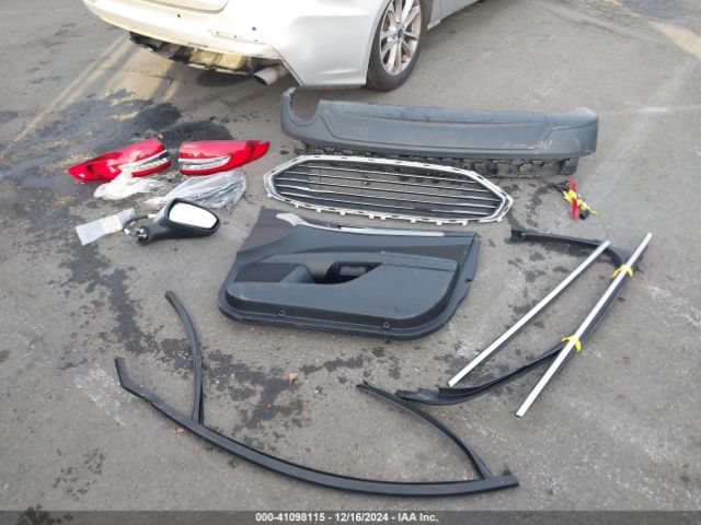 3FA6P0HDXKR134701 Ford FUSION SE