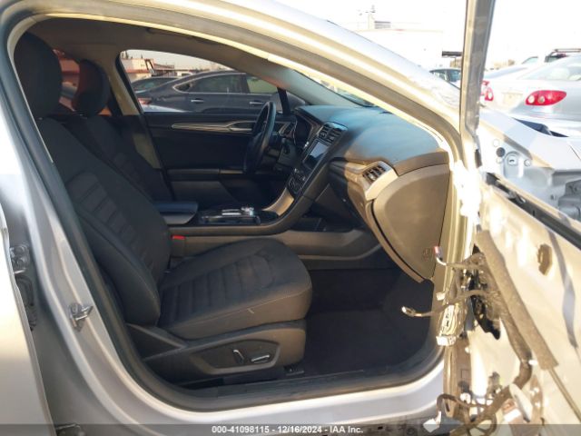 3FA6P0HDXKR134701 Ford FUSION SE