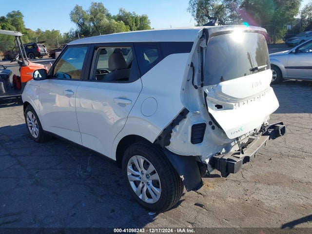 KIA SOUL LX 2023 KNDJ23AU4P7844447 Image 3