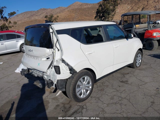 KIA SOUL LX 2023 KNDJ23AU4P7844447 Image 4