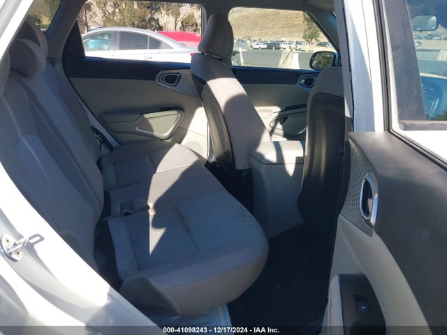 KIA SOUL LX 2023 KNDJ23AU4P7844447 Image 8