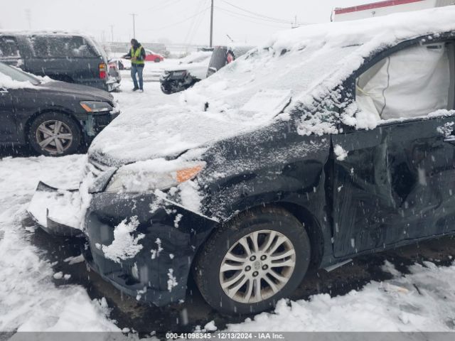 5TDYK3DC6GS718436 Toyota Sienna Xle 8 Passenger